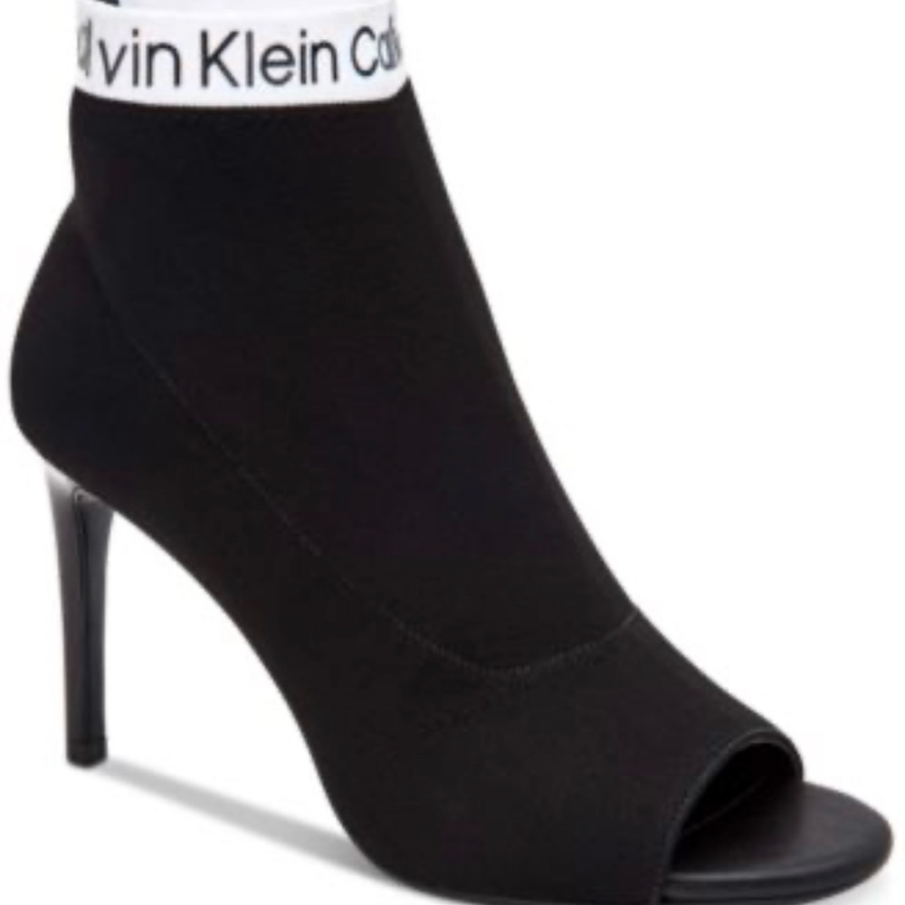 Calvin Klein Roscoe Black
Stretch Knit Peep Toe Heels Sz‎ 9M
39EU White Cuff